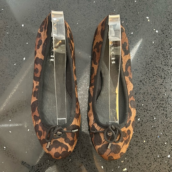EUC Coach Cheetah Flats - Picture 1 of 7